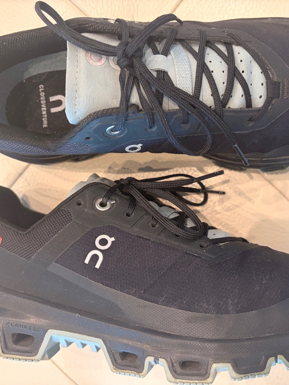 “On” Black Cloud Nine Sneakers